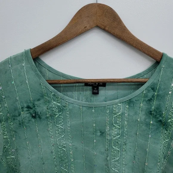 Sami & Jo Green Sequin Embellished Twist Front Blouse Womens Size 1X Plus Top - Picture 9 of 14